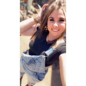 Meet your Posher, Nicole